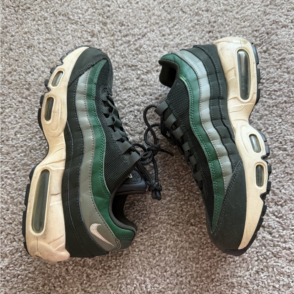 women’s 9 Nike Black, Green & Gray Air Max 95 Sneakers
